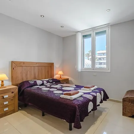 Optimist, Apartament Americas Lägenhet